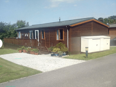 LakeView Lodge. Trevella Holiday Park