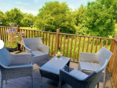 LakeView Lodge. Trevella Holiday Park