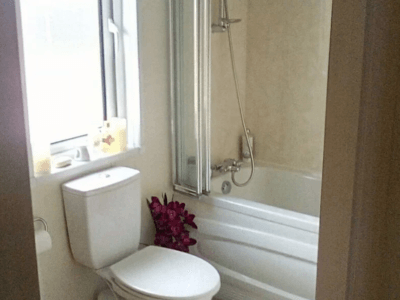 LakeView Lodge. Trevella Holiday Park