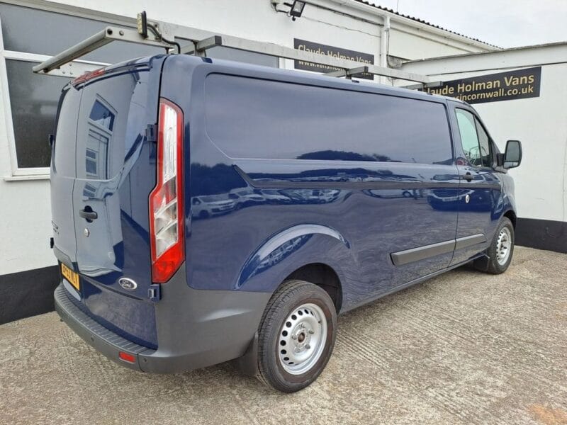 2013 63 FORD TRANSIT CUSTOM 2.2 TDCi 330 Trend Panel Van 5dr Diesel Manual L2 H1 (197 g/km, 123 bhp)