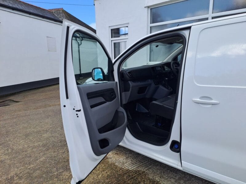 2017 67 TOYOTA PROACE 2.0D Comfort Long Panel Van 6dr Diesel Manual LWB Euro 6 (s/s) (120 ps)