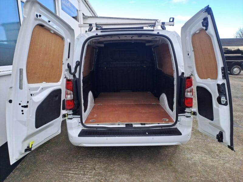 2021 21 VAUXHALL COMBO 1.5 Turbo D 2300 Sportive Panel Van 4dr Diesel Manual L2 H1 Euro 6 (100 ps)