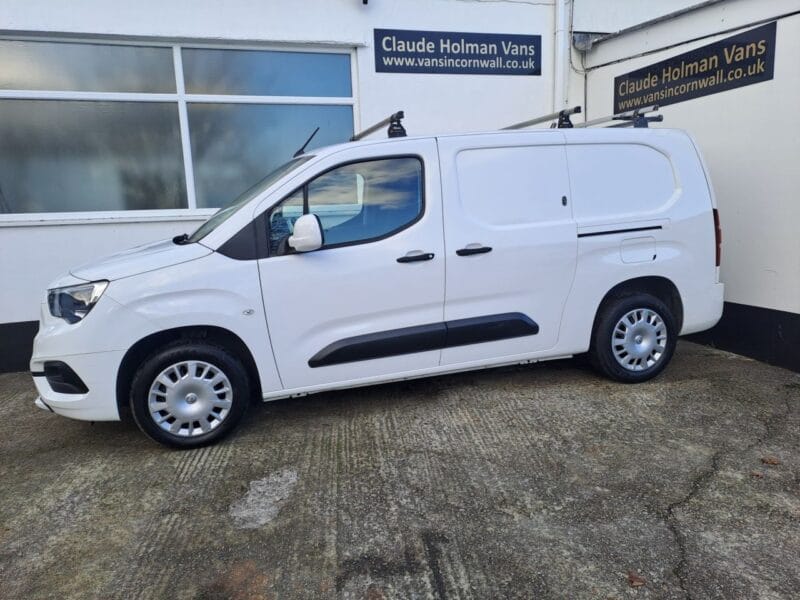 2021 21 VAUXHALL COMBO 1.5 Turbo D 2300 Sportive Panel Van 4dr Diesel Manual L2 H1 Euro 6 (100 ps)