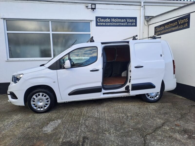 2021 21 VAUXHALL COMBO 1.5 Turbo D 2300 Sportive Panel Van 4dr Diesel Manual L2 H1 Euro 6 (100 ps)