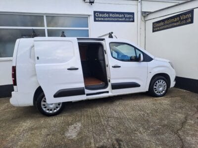 2021 21 VAUXHALL COMBO 1.5 Turbo D 2300 Sportive Panel Van 4dr Diesel Manual L2 H1 Euro 6 (100 ps)