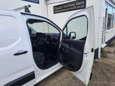 2021 21 VAUXHALL COMBO 1.5 Turbo D 2300 Sportive Panel Van 4dr Diesel Manual L2 H1 Euro 6 (100 ps)