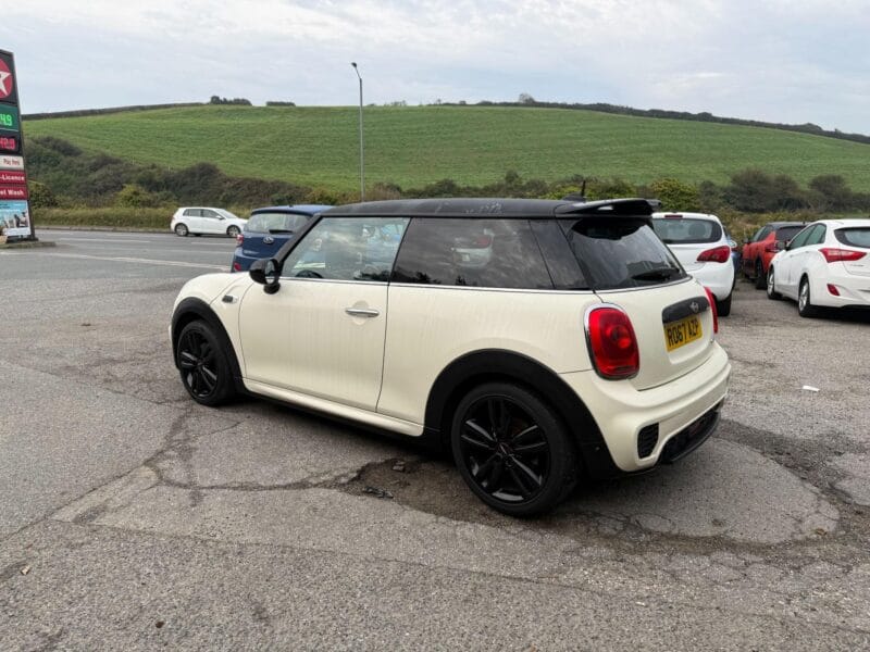 Mini Hatch Cooper