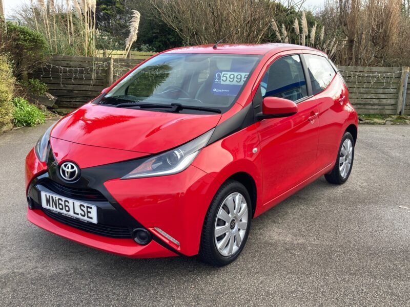2016 Toyota Aygo 1.0 VVT-i x-play Hatchback 5dr Petrol Manual Euro 6 (68 ps)