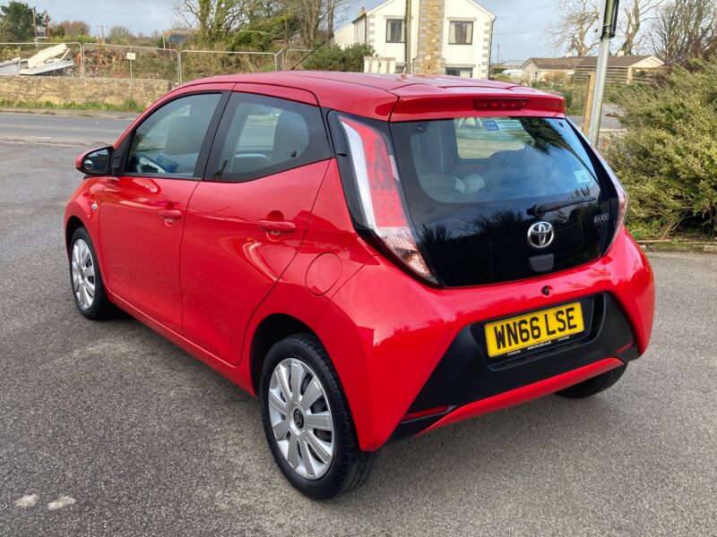 2016 Toyota Aygo 1.0 VVT-i x-play Hatchback 5dr Petrol Manual Euro 6 (68 ps)