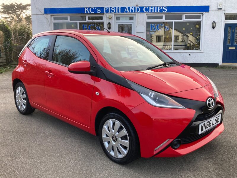 2016 Toyota Aygo 1.0 VVT-i x-play Hatchback 5dr Petrol Manual Euro 6 (68 ps)