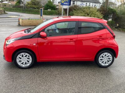 2020 Toyota Aygo 1.0 VVT-i x-play Hatchback 5dr Petrol Manual Euro 6 (Safety Sense) (71 ps)