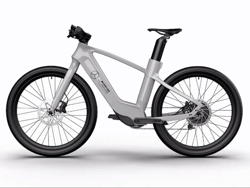 Mercedes-AMG PETRONAS F1® Team Rallye Edition 750 Electric Bike : £3,500