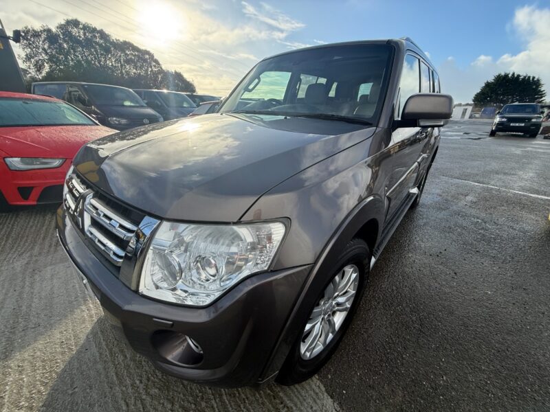 Mitsubishi Shogun SUV