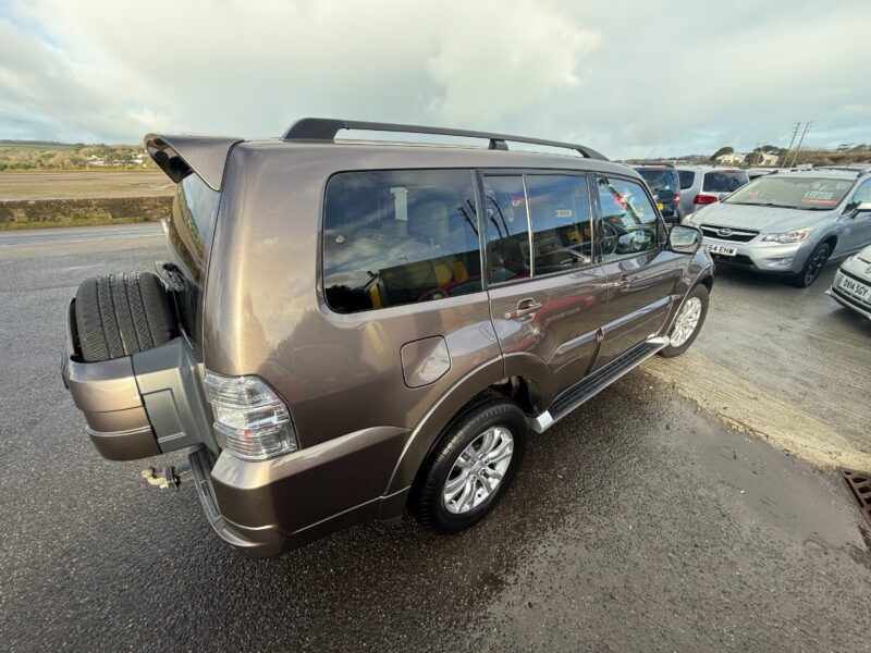 Mitsubishi Shogun SUV