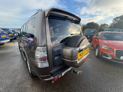 Mitsubishi Shogun SUV