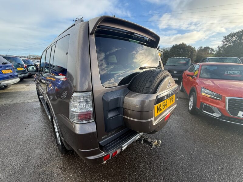 Mitsubishi Shogun SUV