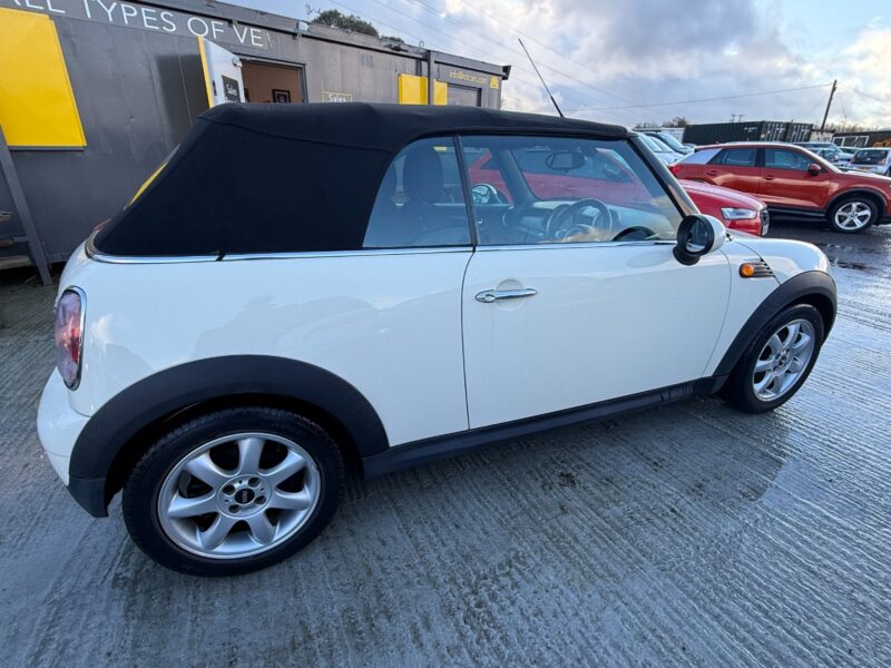 MINI Cooper convertible Convertable