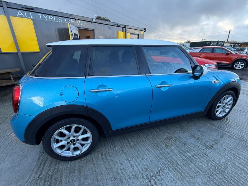 Mini Cooper Hatchback